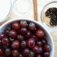 Легкие рецепты приготовления маринованного винограда и его листьев