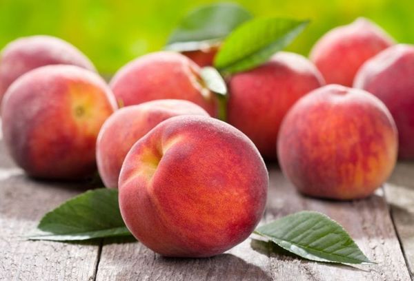 Персик – это фрукт или большая ягода
