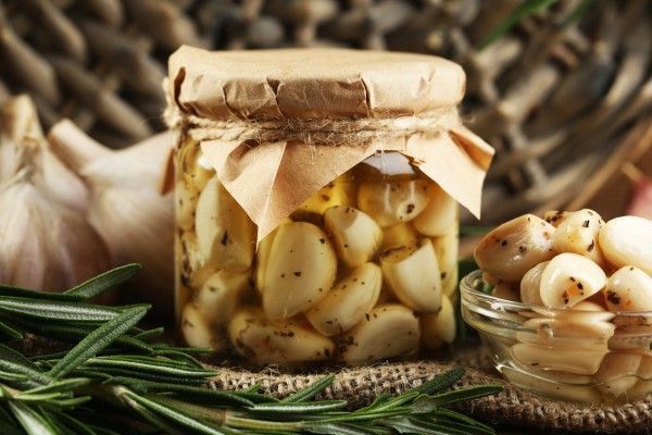 Быстрые и легкие рецепты маринованного чеснока на зиму