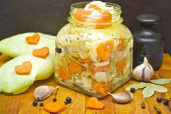 «Золотые» рецепты приготовления вкусной маринованной капусты на зиму