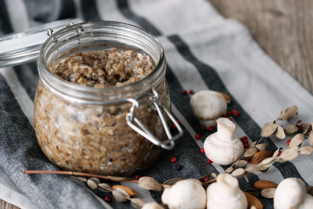 Вкусная грибная икра на зиму: 26 простых в приготовлении рецептов