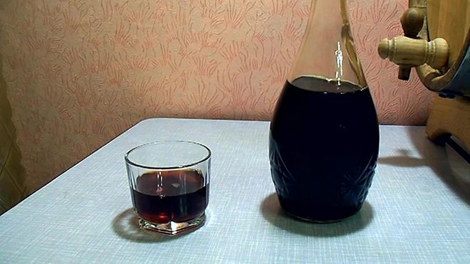 Наливка из ежевики в домашних условиях: простой рецепт на водке, на коньяке, на спирту